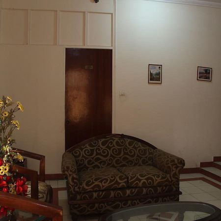 Oyo 5232 Kwality Hotel Дехрадун Экстерьер фото