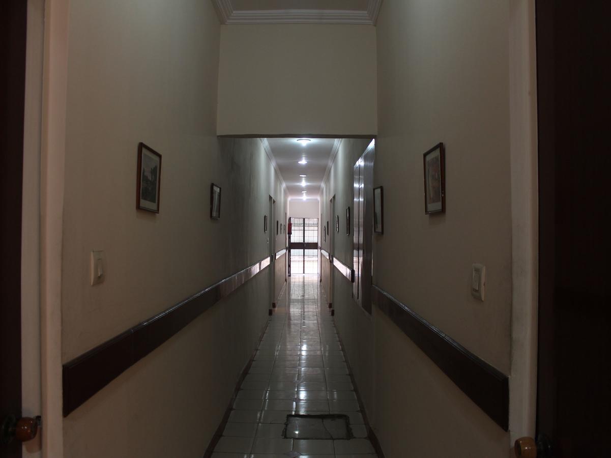 Oyo 5232 Kwality Hotel Дехрадун Экстерьер фото